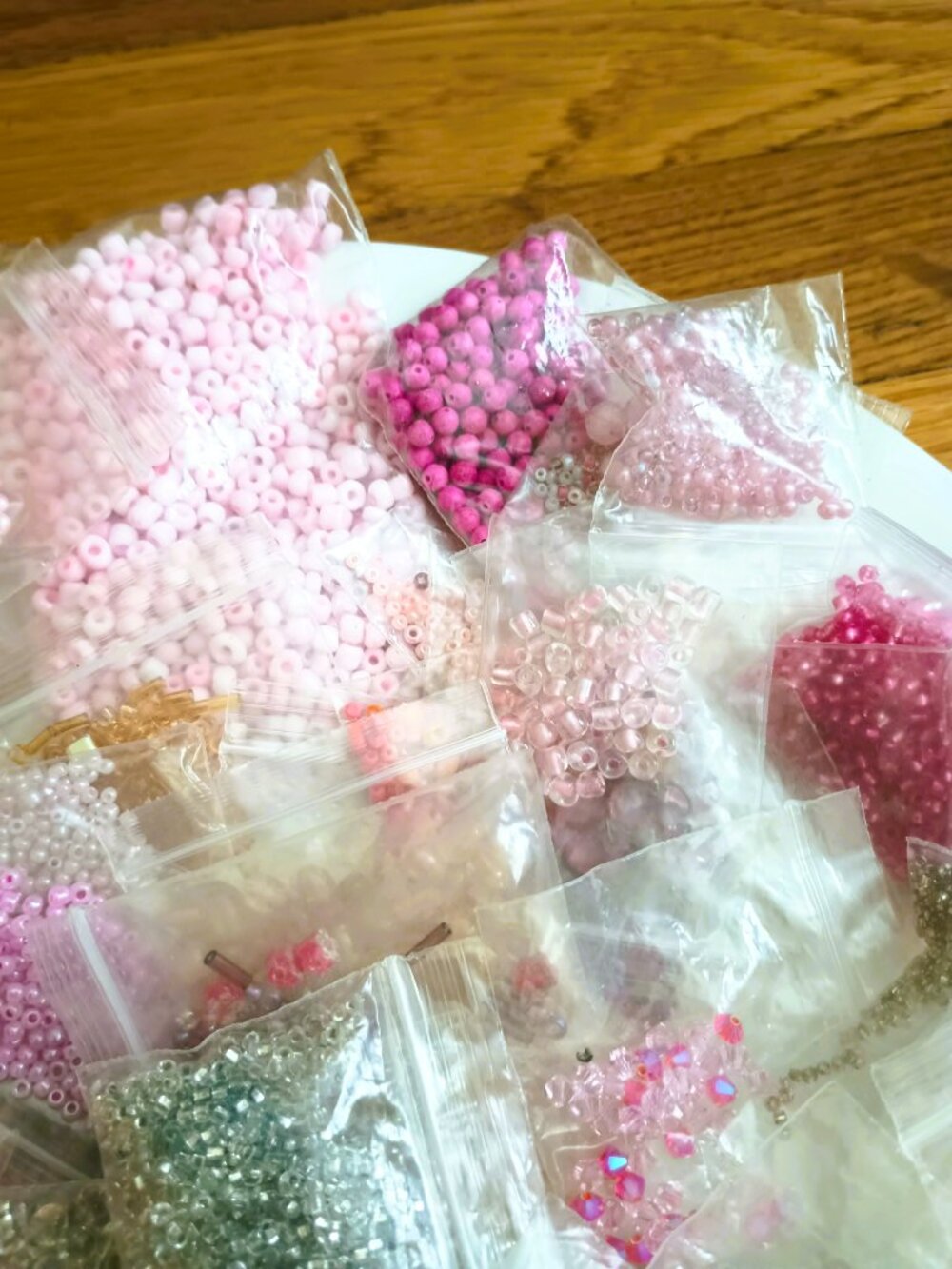 DIY Assorted Bulk Seed & Small Beads 1.9lb Pink & White Tones - Picture 5 of 9